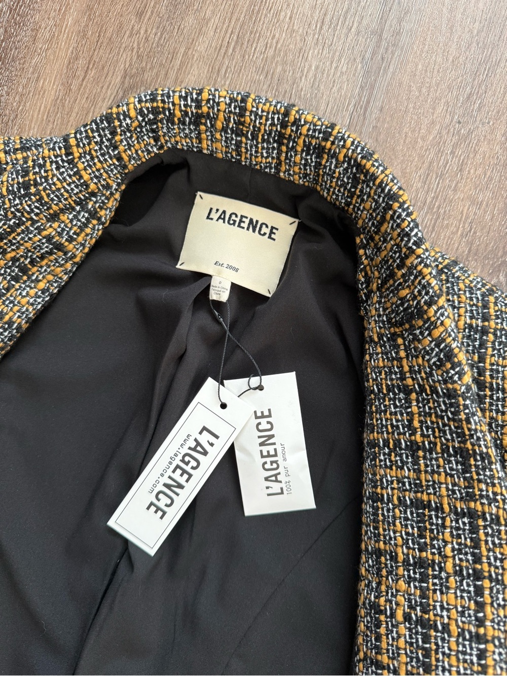 L’AGENCE Kenzie Tweed Double Breasted Blazer Size 0 NWT Chanel Style Gold Button - Picture 3 of 7
